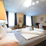 Rheinauer Hof - Bed & Breakfast